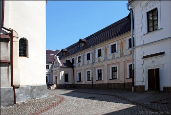 Унів. У молитві і праці. Унів. У молитві і праці.